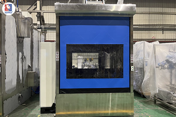 药厂设备刷洗间快速卷帘门：密闭防水、防潮防锈、隔离防护