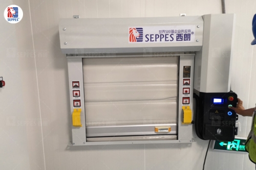 定制款小尺寸输送线口安全防护保温卷帘门满足车间洁净保温需求