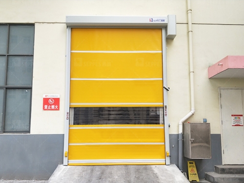 软质防蚊虫卷帘门：结合物理光学效应与高效防护的理想选择