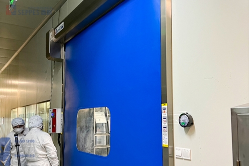 西朗PVC卷帘门：快速隔断，满足GMP与负压环境需求