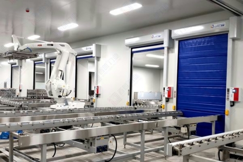 保温卷帘门比快速卷帘门更加保温适合冷链仓储出入口隔断用门