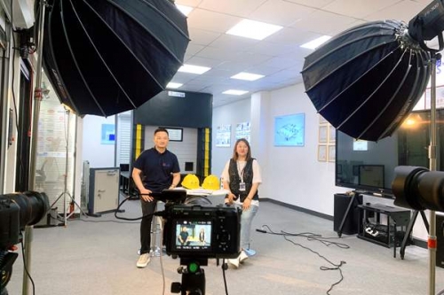 破局全球化：西朗门业董事长杨元嘉接受阿里国际站专访 分享海外市场开拓之道