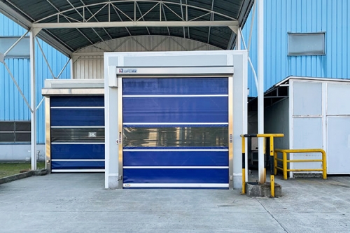 食品工厂仓库高效升级：西朗智能感应快速升降门，让物流提速又省心