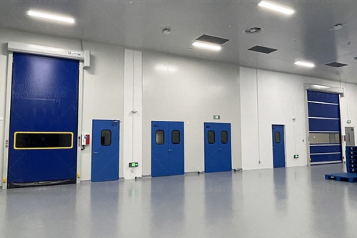 医药工厂物流通道与仓库节能用门选择：西朗高速自动快速卷帘门