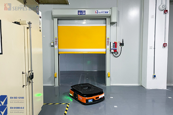 联动agv快速卷帘门