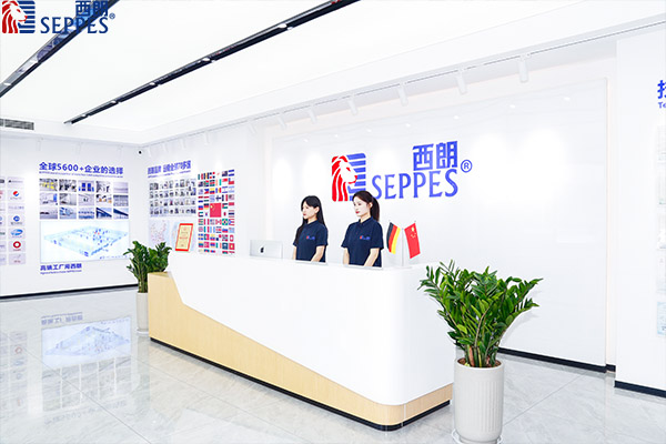 西朗门业工厂前台展区